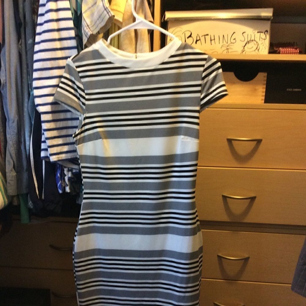 River Island midi dress UK size 10 is US 6. Smooth